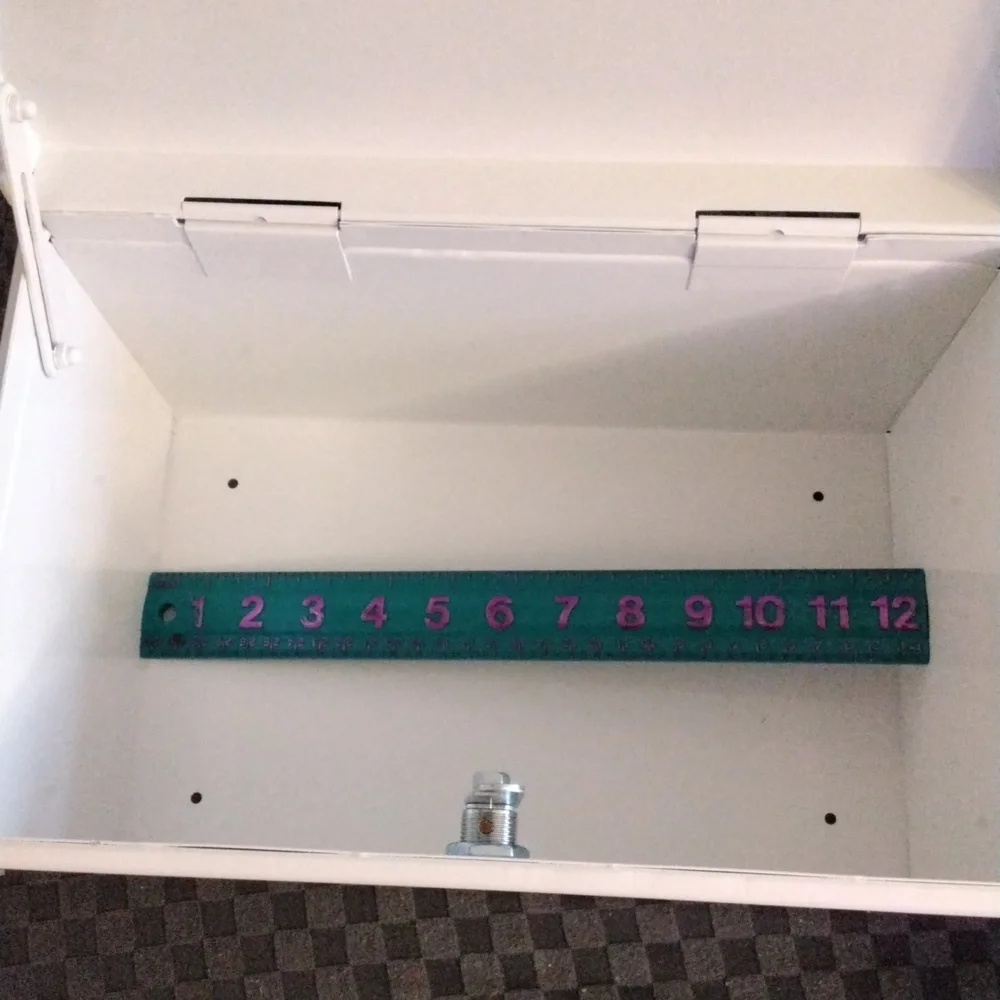 Metal medication lock box - Picture 4 of 4